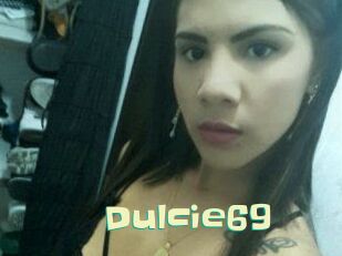 Dulcie_69